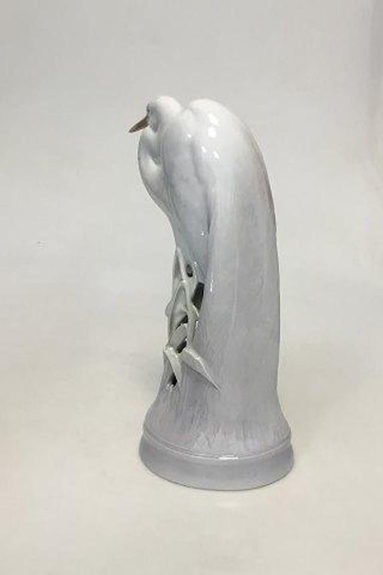 Royal Copenhagen figurine of heron no 532. Designed by Theodor Madsen. 

Measures 26 cm / 10 15/64 in. 2nd Quality.
 