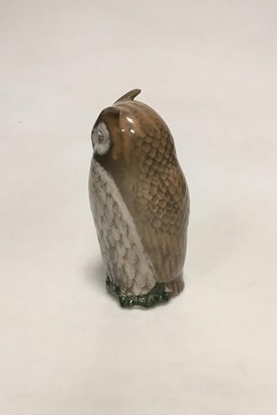 Royal Copenhagen figurine of owl No 2999. Measures: 14 cm / 5 33/64 in. and is in good condition. Designed by Theodor Madsen.
Item no.: 433630.