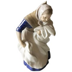 Königliche Kopenhagener Figur der Alten Frau mit Waschtisch #1043
