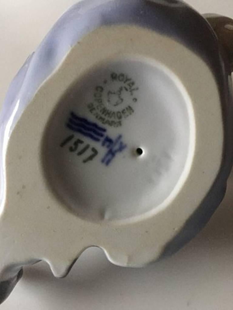 Danois Figurine d'enfant assise Royal Copenhagen n° 1517 en vente