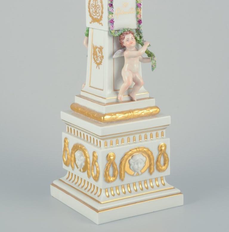 Neoclassical Royal Copenhagen, Flora Danica. Antique porcelain obelisk for table decoration. For Sale