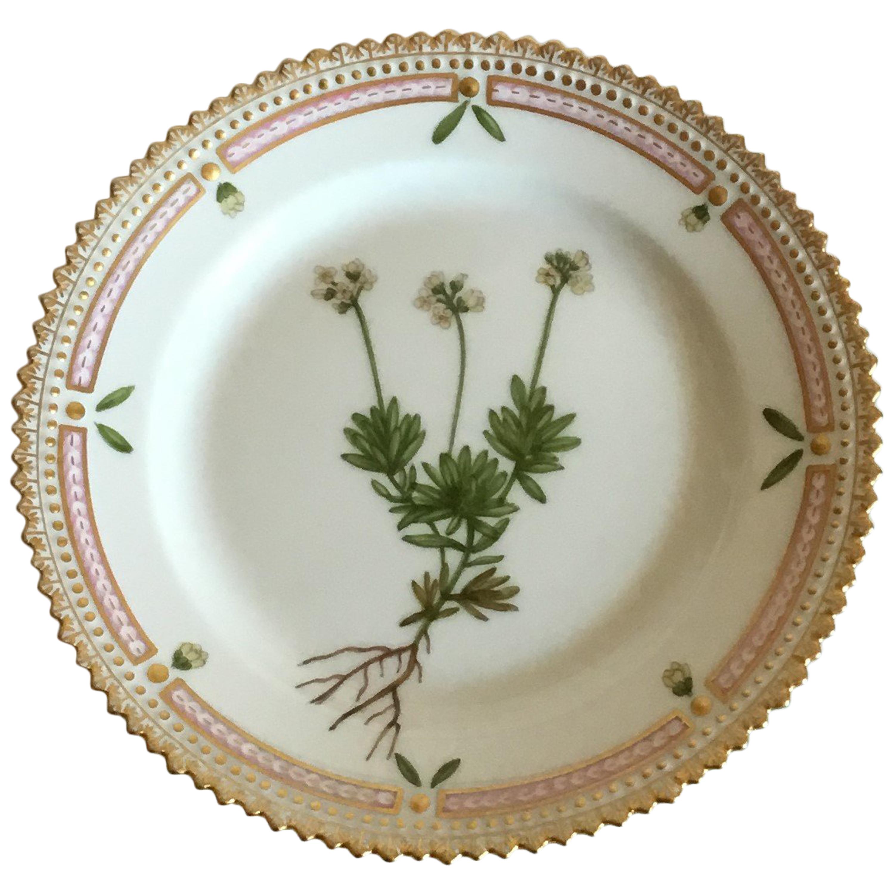 Royal Copenhagen Flora Danica Cake Plate No 20/3552