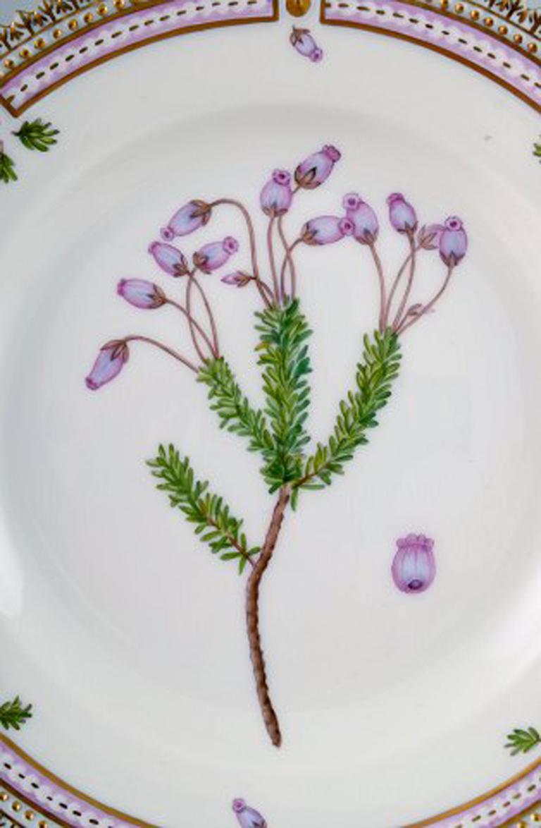 Royal Copenhagen Flora Danica dessert plate # 20/3551.
Measures: 17 cm.
In perfect condition.
1st. factory quality.
