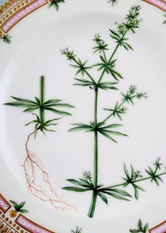 Royal Copenhagen Flora Danica Dinner Plate # 20/3549