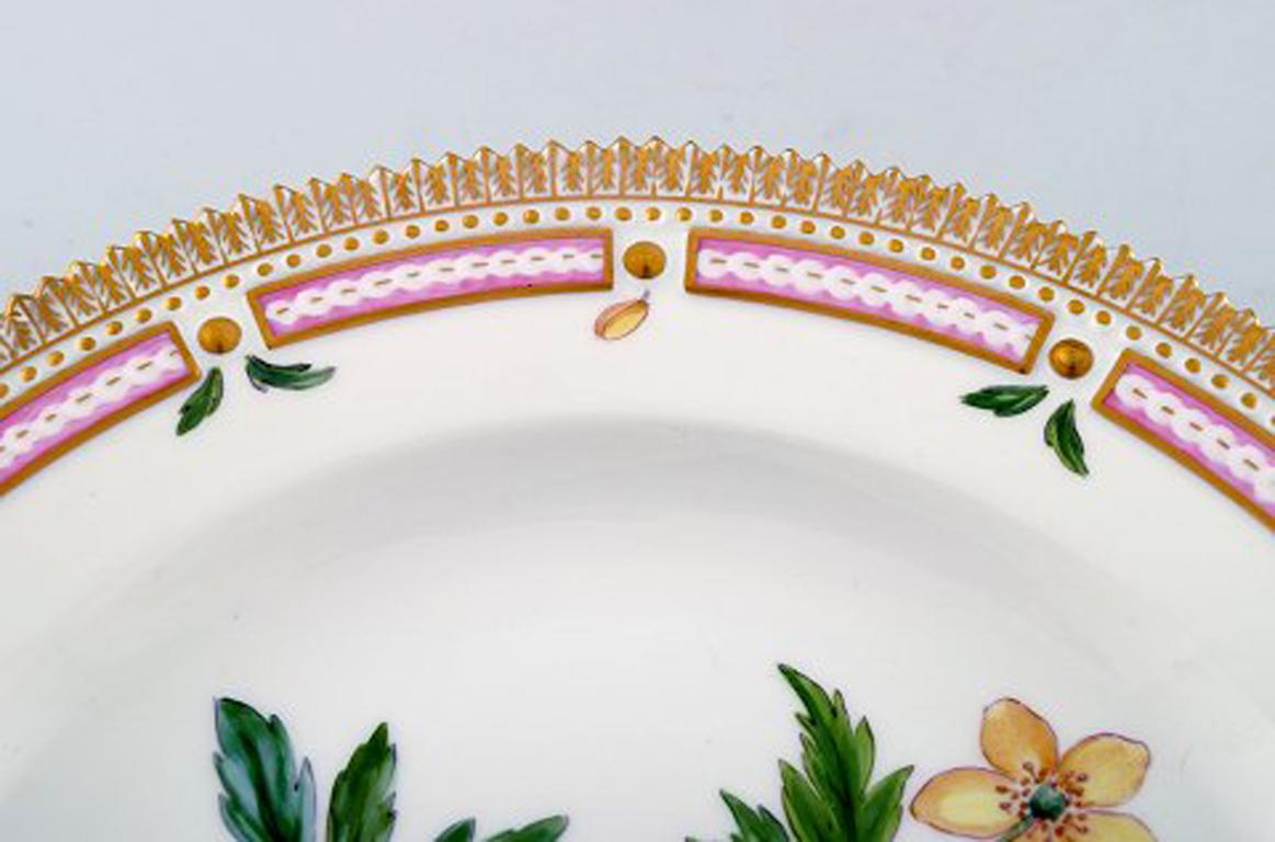 Neoclassical Royal Copenhagen Flora Danica Dinner Plate # 20/3549