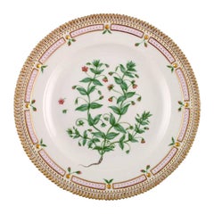 Royal Copenhagen Flora Danica Dinner Plate #20/3549