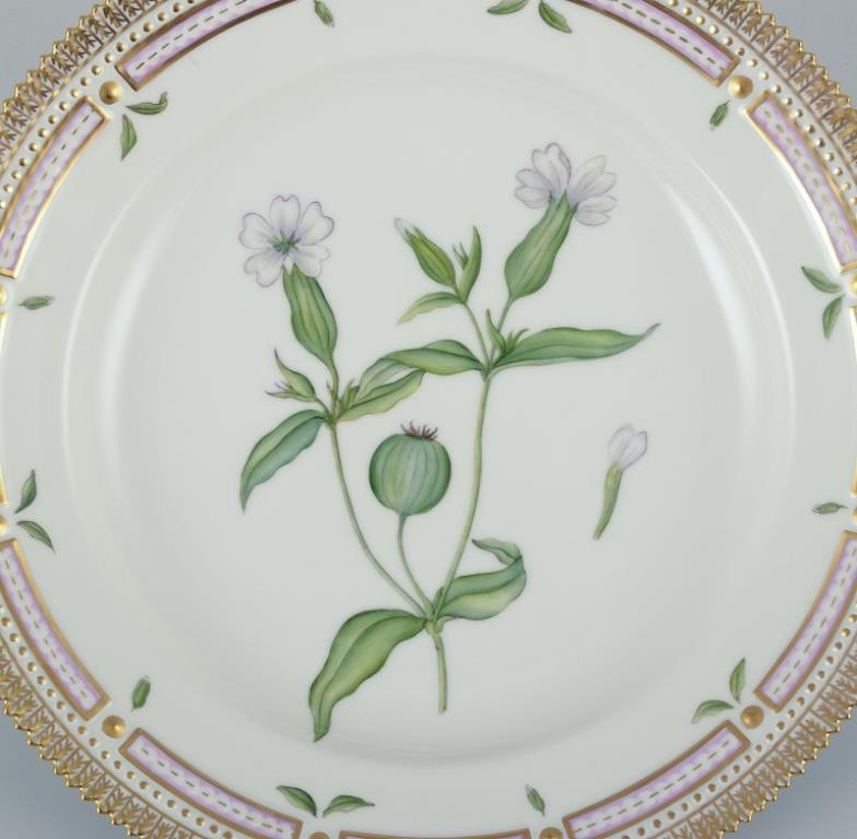 Danish Royal Copenhagen Flora Danica dinner plate in hand-painted porcelain. For Sale