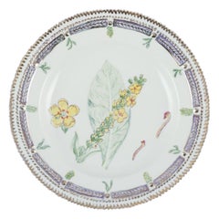 Royal Copenhagen Flora Danica. Dinner plate in hand-painted porcelain.
