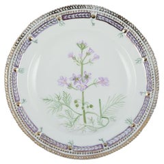 Royal Copenhagen Flora Danica. Dinner plate in porcelain, 1930s/40s