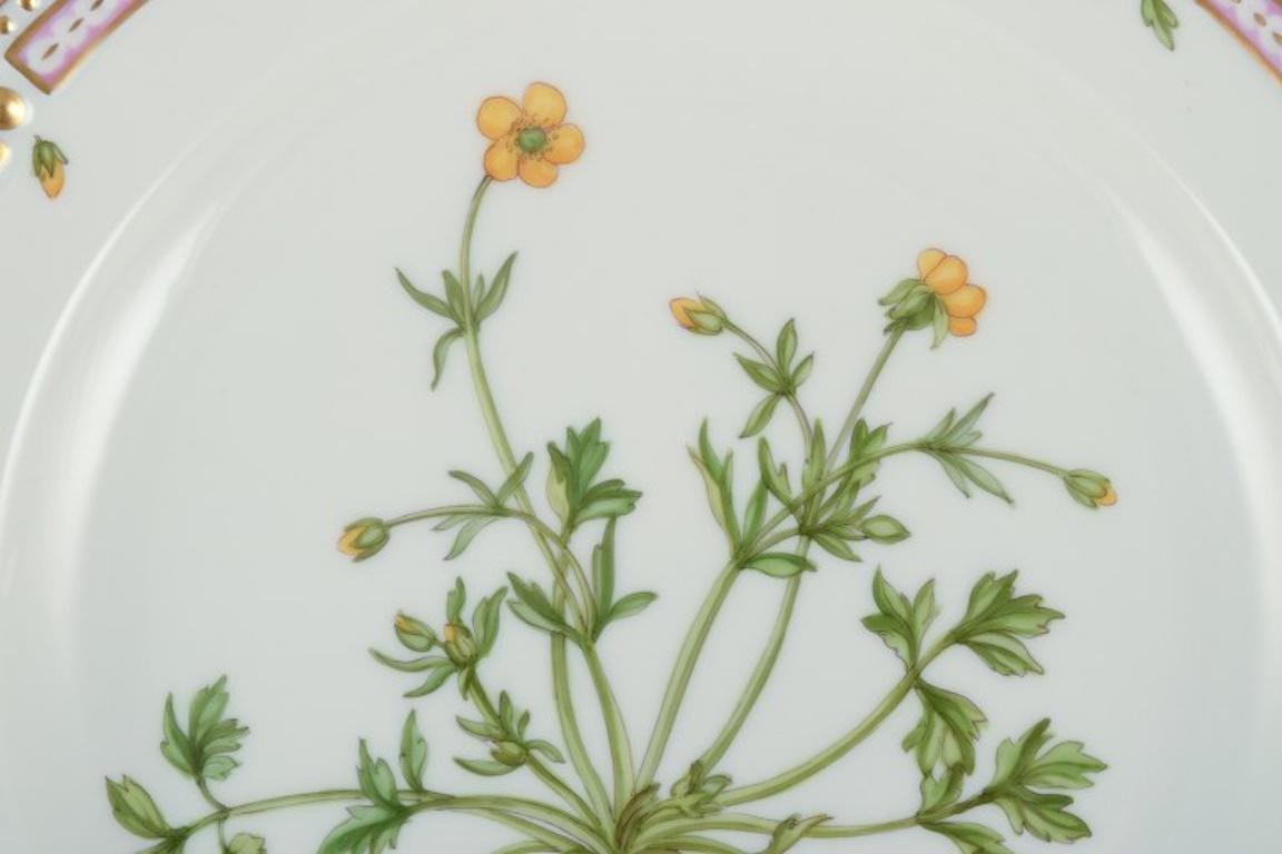 Danois Assiette plate Flora Danica en porcelaine de Royal Copenhagen. en vente