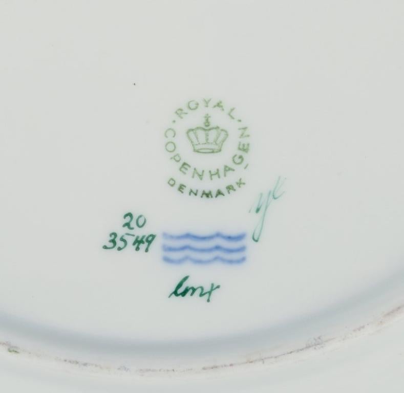 Royal Copenhagen Flora Danica dinner plate in porcelain For Sale 1
