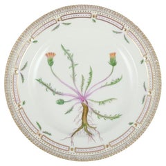 Royal Copenhagen Flora Danica dinner plate in porcelain with gold decoration.