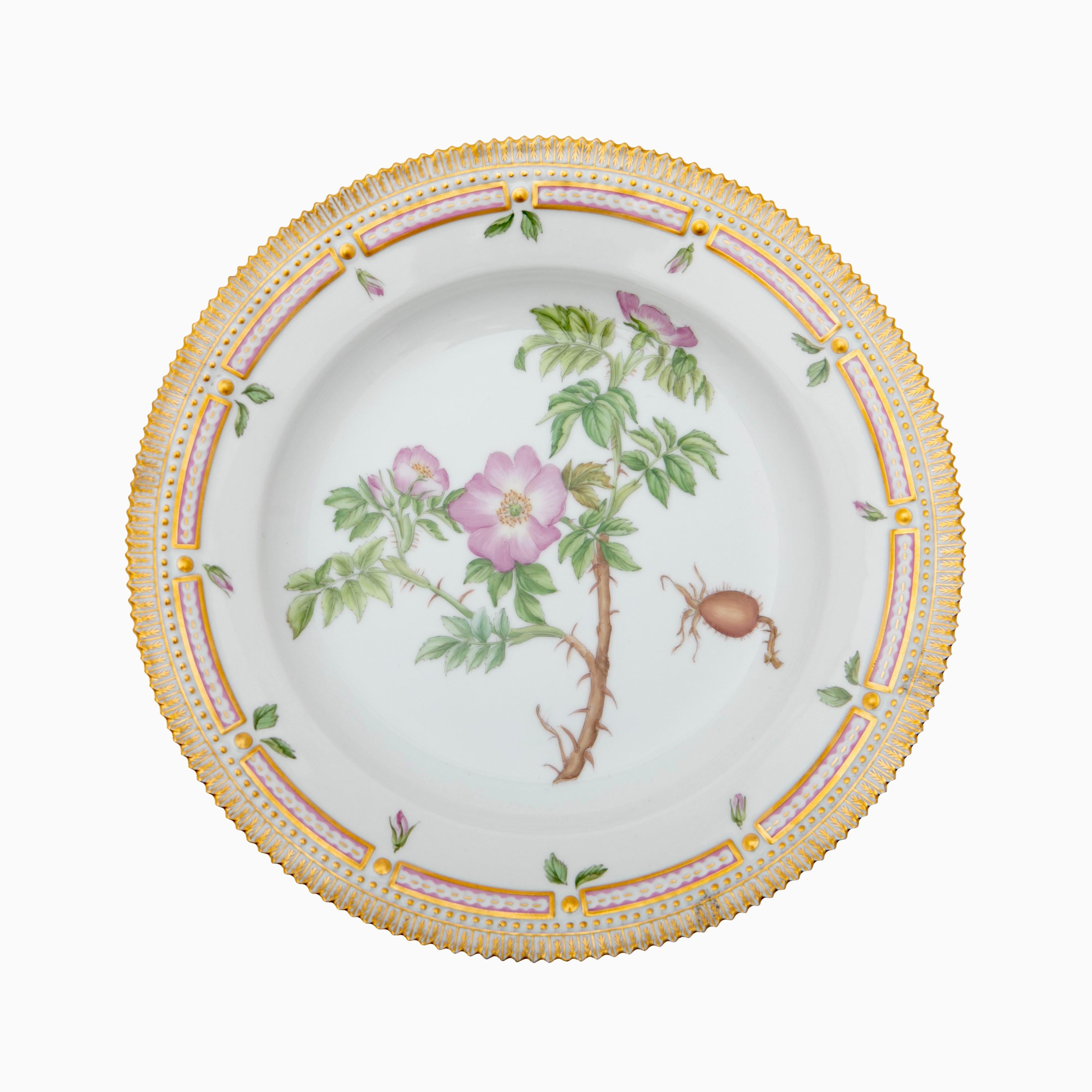 Assiette plate Flora Danica en porcelaine de Royal Copenhagen. Peint à la main. Dia : 25,5 cm.
Marques 