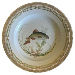 Royal Copenhagen Flora Danica Fish Plate No 20/3549