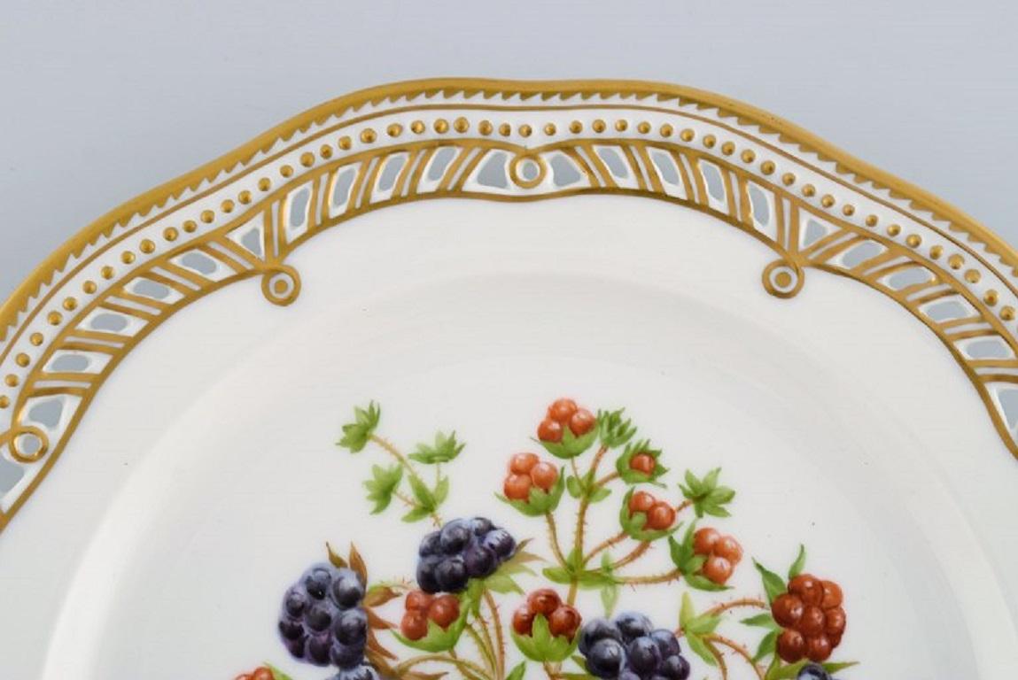 Danish Royal Copenhagen Flora Danica fruit plate in openwork porcelain. Dated 1968 For Sale