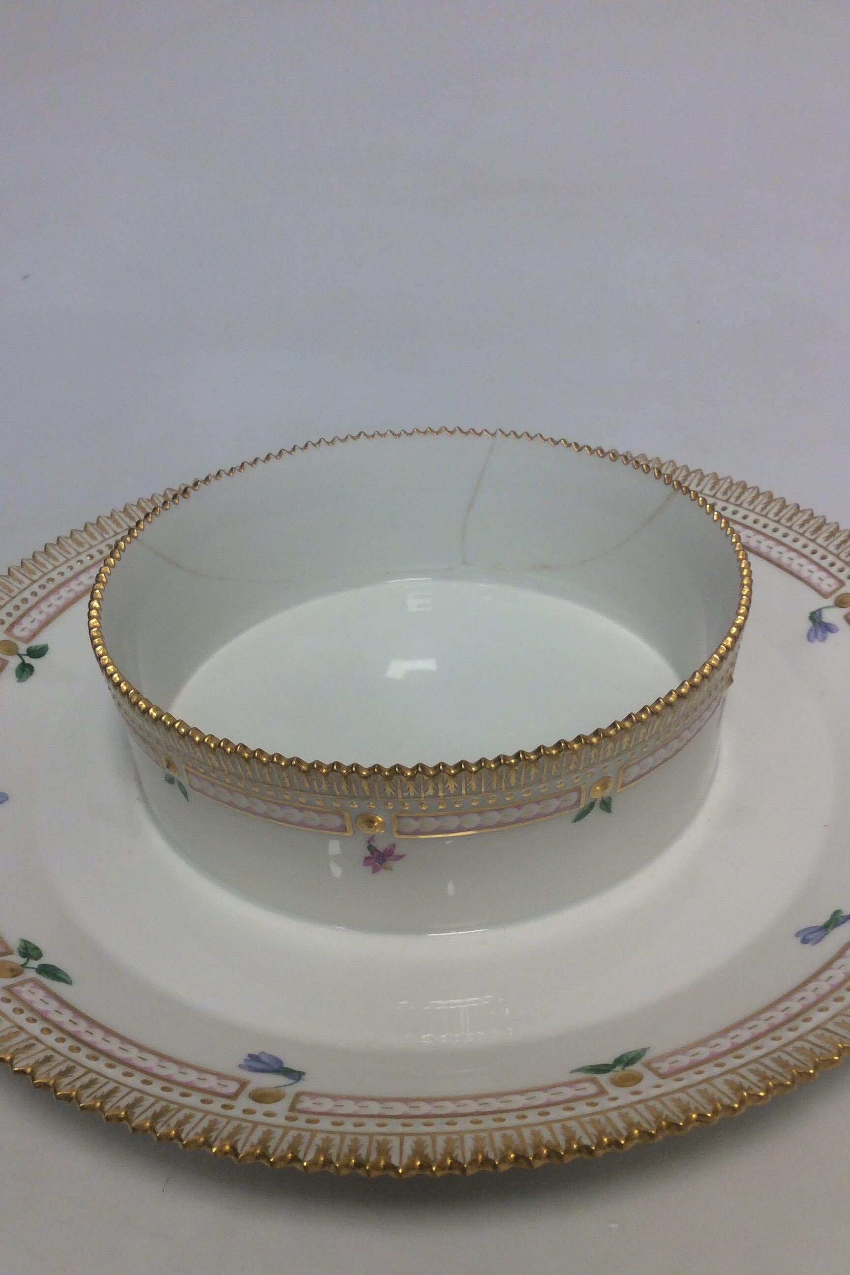 Hand-Crafted Royal Copenhagen, Flora Danica Icedome No 20/3538 For Sale