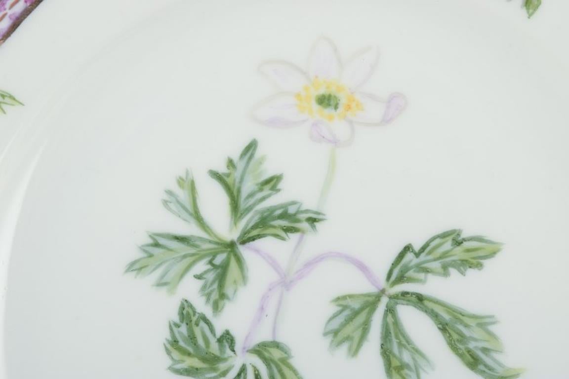 Danish Royal Copenhagen Flora Danica. Lunch plate in hand-painted porcelain, 1949