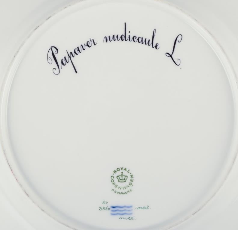 Porcelain Royal Copenhagen Flora Danica lunch plate in hand-painted porcelain with flowers For Sale