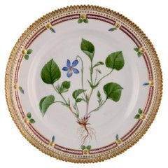 Royal Copenhagen Flora Danica- Lunch-Teller aus handbemaltem Porzellan mit Blumen