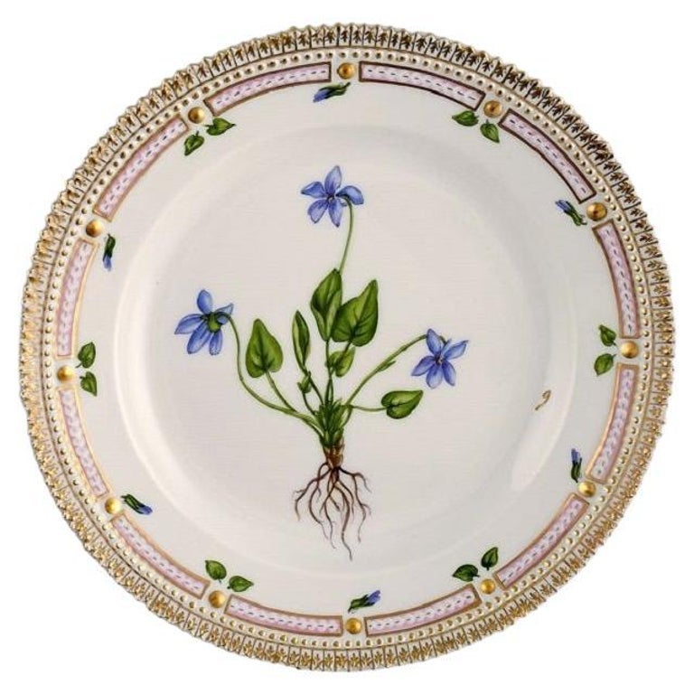 Royal Copenhagen Flora 1017545 - Tazza con piattino, in porcellana fine, colore bianco, motivo floreale, 27cl, 1017545