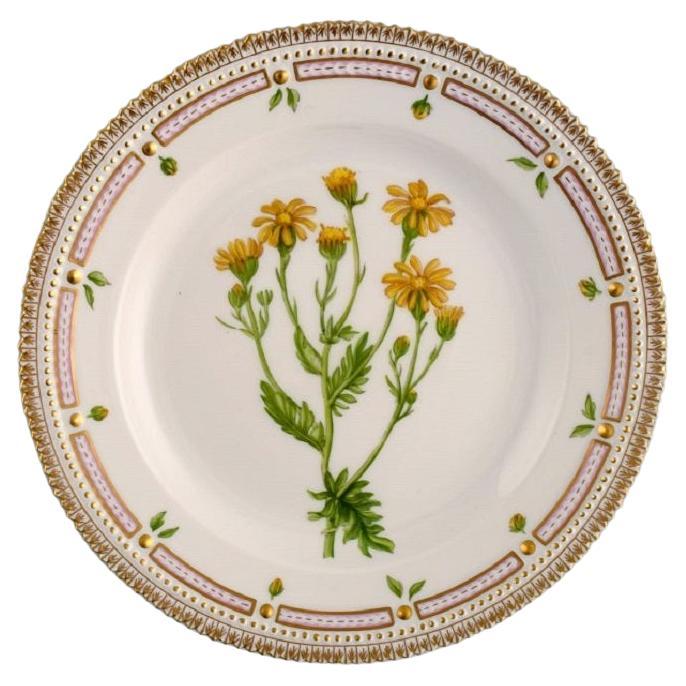 Assiette De Déjeuner Flora Danica De Royal Copenhagen En Porcelaine Peinte à La Main Avec Fleurs Assiette De Déjeuner Flora Danica De Royal Copenhagen En Porcelaine Peinte à La Main Avec Fleurs