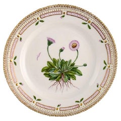 Royal Copenhagen Flora Danica lunch plate in hand-painted porcelain with flowers