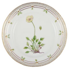 Plato de almuerzo Flora Danica de Royal Copenhagen de porcelana pintada a mano con flores