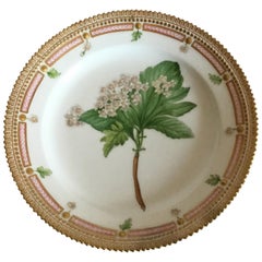 Royal Copenhagen Flora Danica Lunch Plate No 20/3550