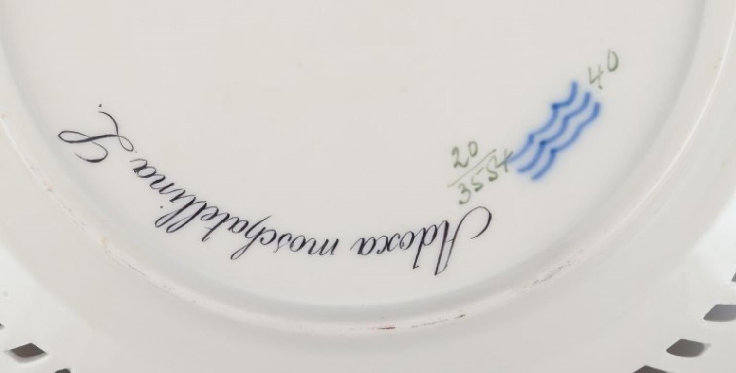 Royal Copenhagen Flora Danica, plato abierto de encaje para el almuerzo, de porcelana. principios del siglo XX en venta