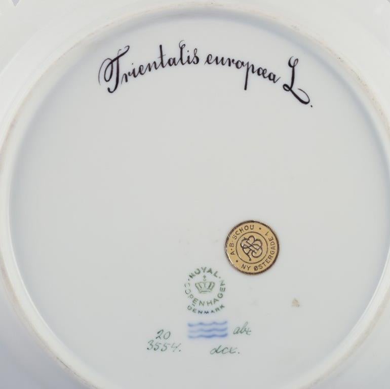 Plato de almuerzo calado Flora Danica de Royal Copenhagen, de porcelana pintada a mano. mediados del siglo XX en venta