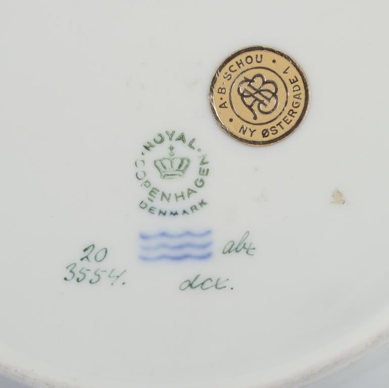 Plato de almuerzo calado Flora Danica de Royal Copenhagen, de porcelana pintada a mano. Porcelana en venta