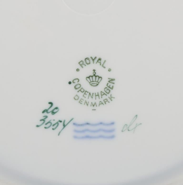Piatto da pranzo traforato in porcellana di Royal Copenhagen Flora Danica. 1958 in vendita 1