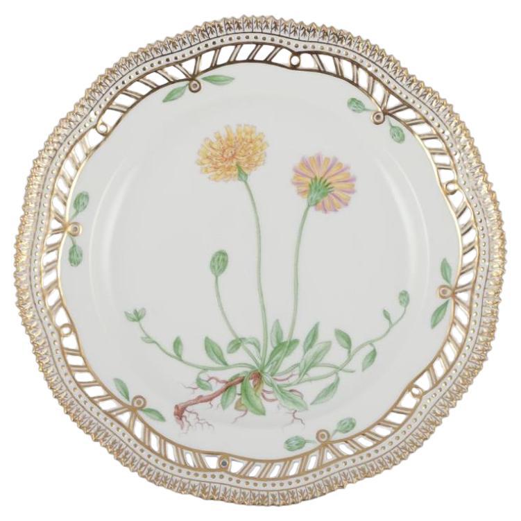 Plato de almuerzo calado Flora Danica de Royal Copenhagen en porcelana. 1958
