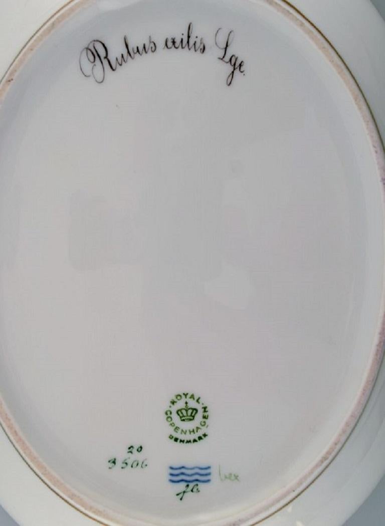 Royal Copenhagen Flora Danica Oval Serving Bowl in Hand-Painted Porcelain 1