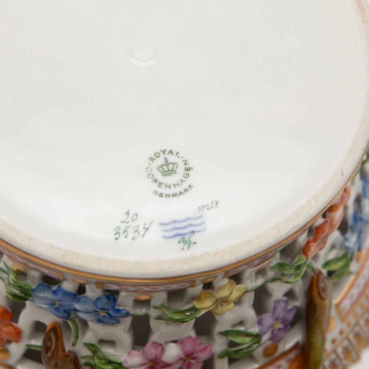 Royal Copenhagen Flora Danica Pierced Fruit Bowl with Handles, Ribes Rubrum L. For Sale 2