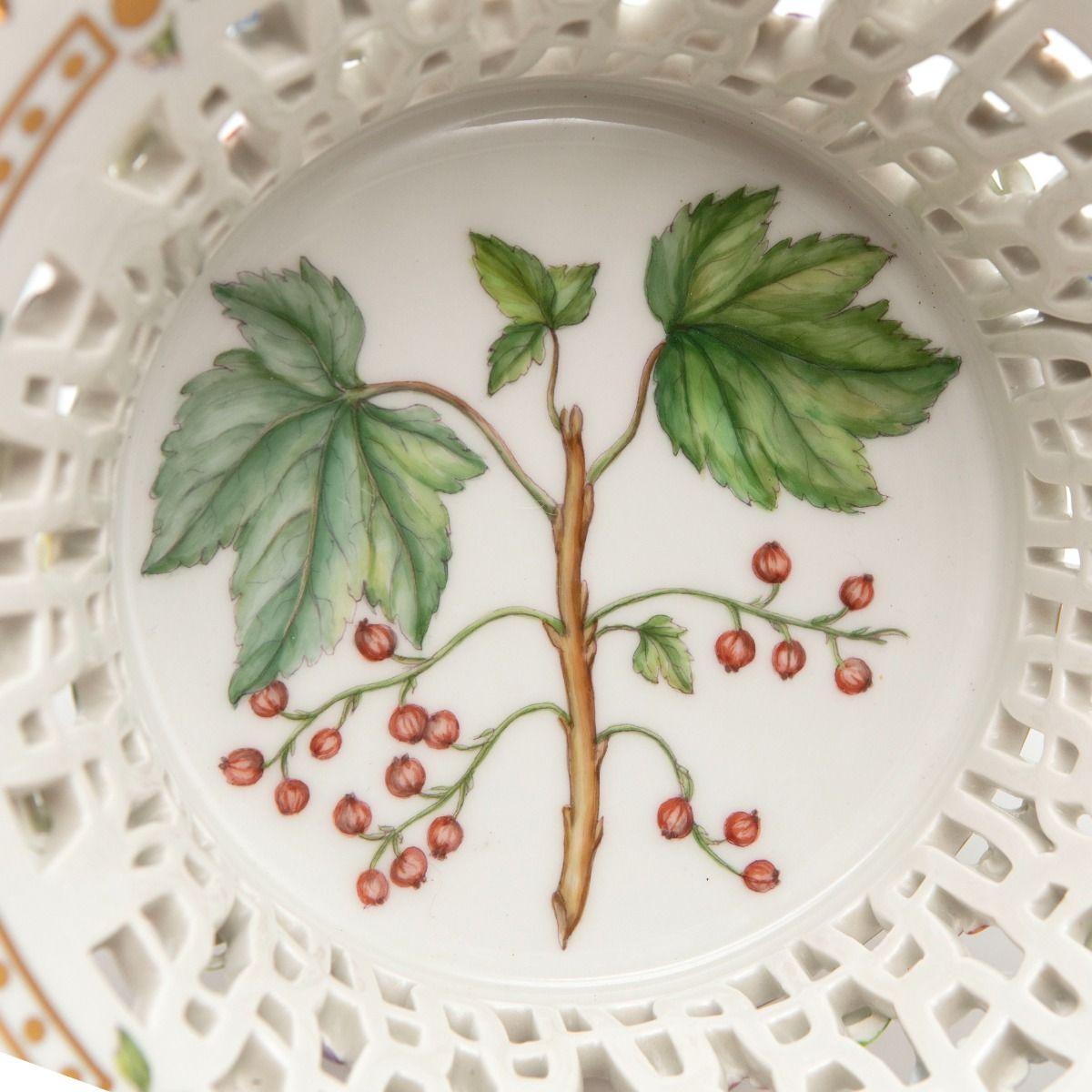 Other Royal Copenhagen Flora Danica Pierced Fruit Bowl with Handles, Ribes Rubrum L. For Sale