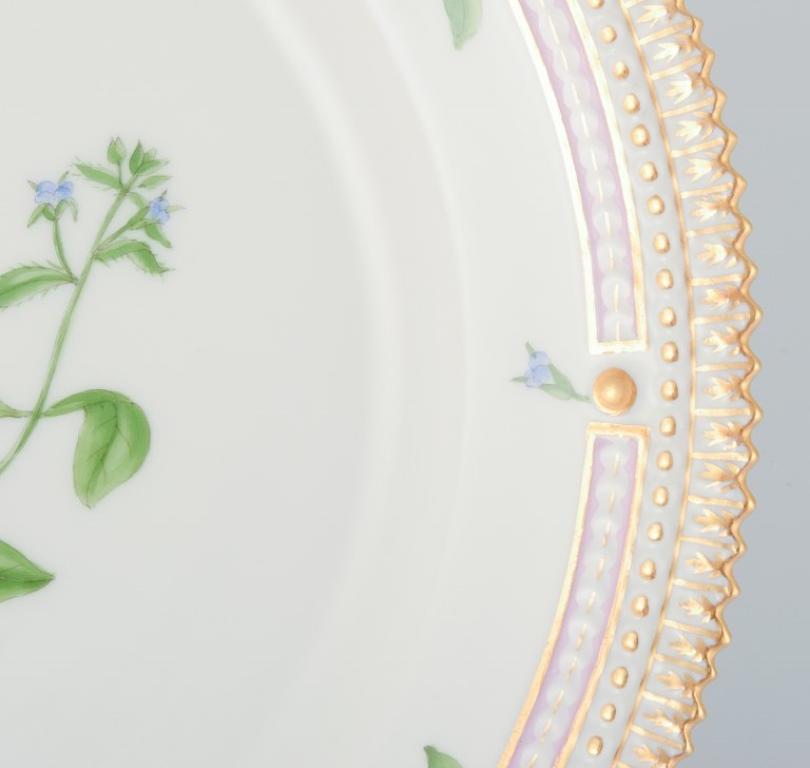 Danish Royal Copenhagen Flora Danica plate in porcelain. Hand-painted. 