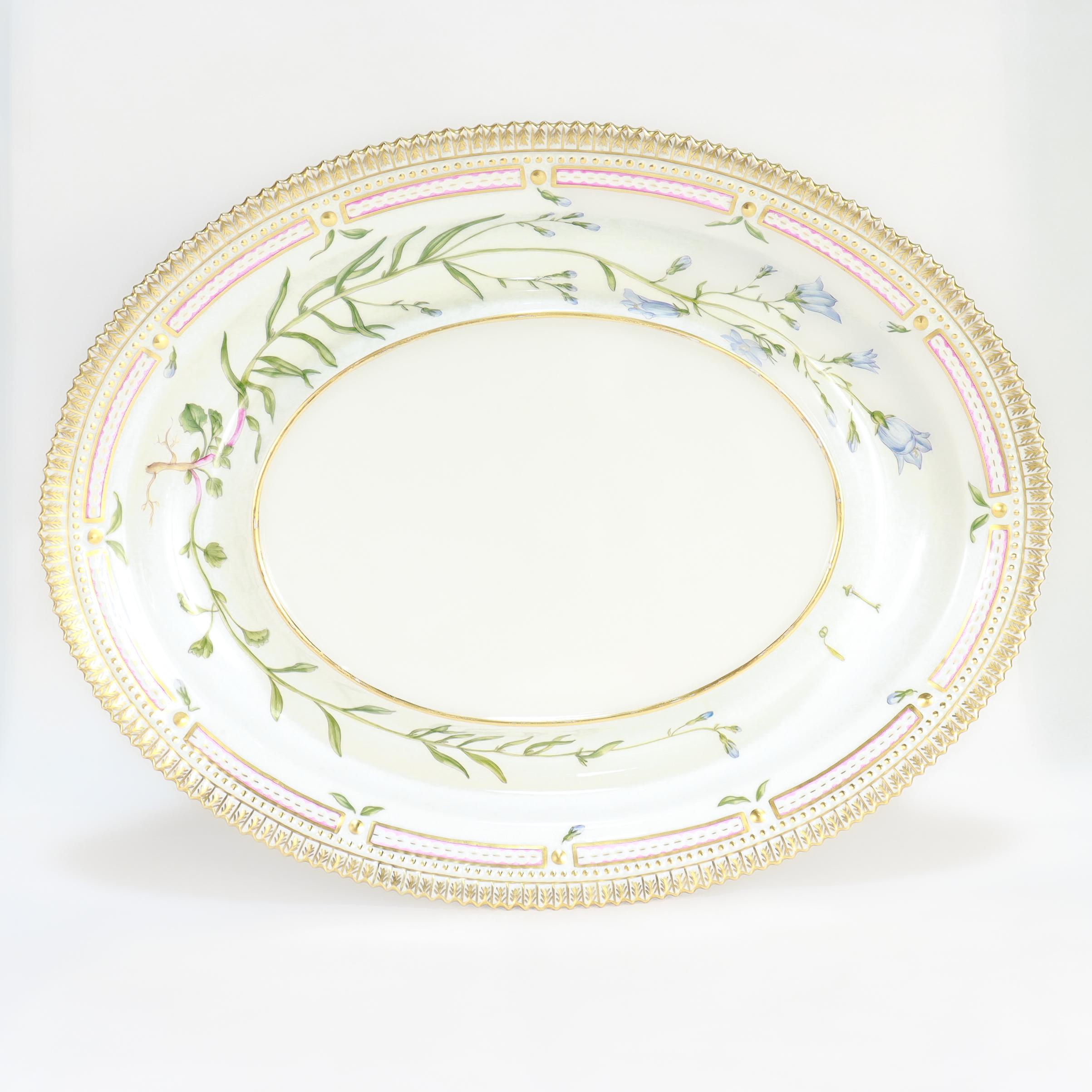 Royal Copenhagen 'Flora Danica' Porcelain 5 Qt. Large Tureen & Underplate no. 35 For Sale 4