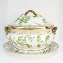 Royal Copenhagen 'Flora Danica' Porcellana 5 Qt Grande Zuppiera e Sottopiatto no 3560