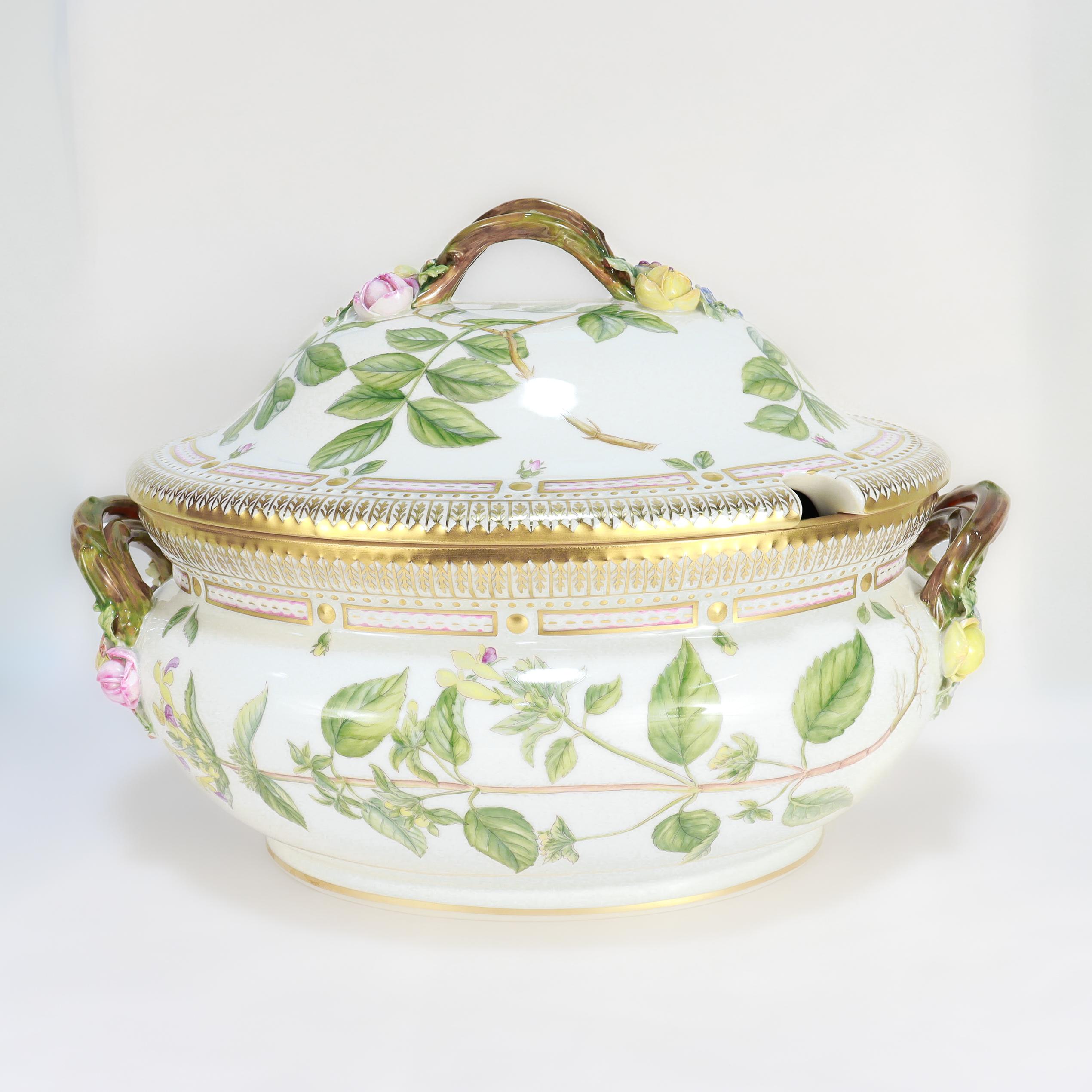 Danish Royal Copenhagen 'Flora Danica' Porcelain 5 Qt. Large Tureen & Underplate no. 35 For Sale