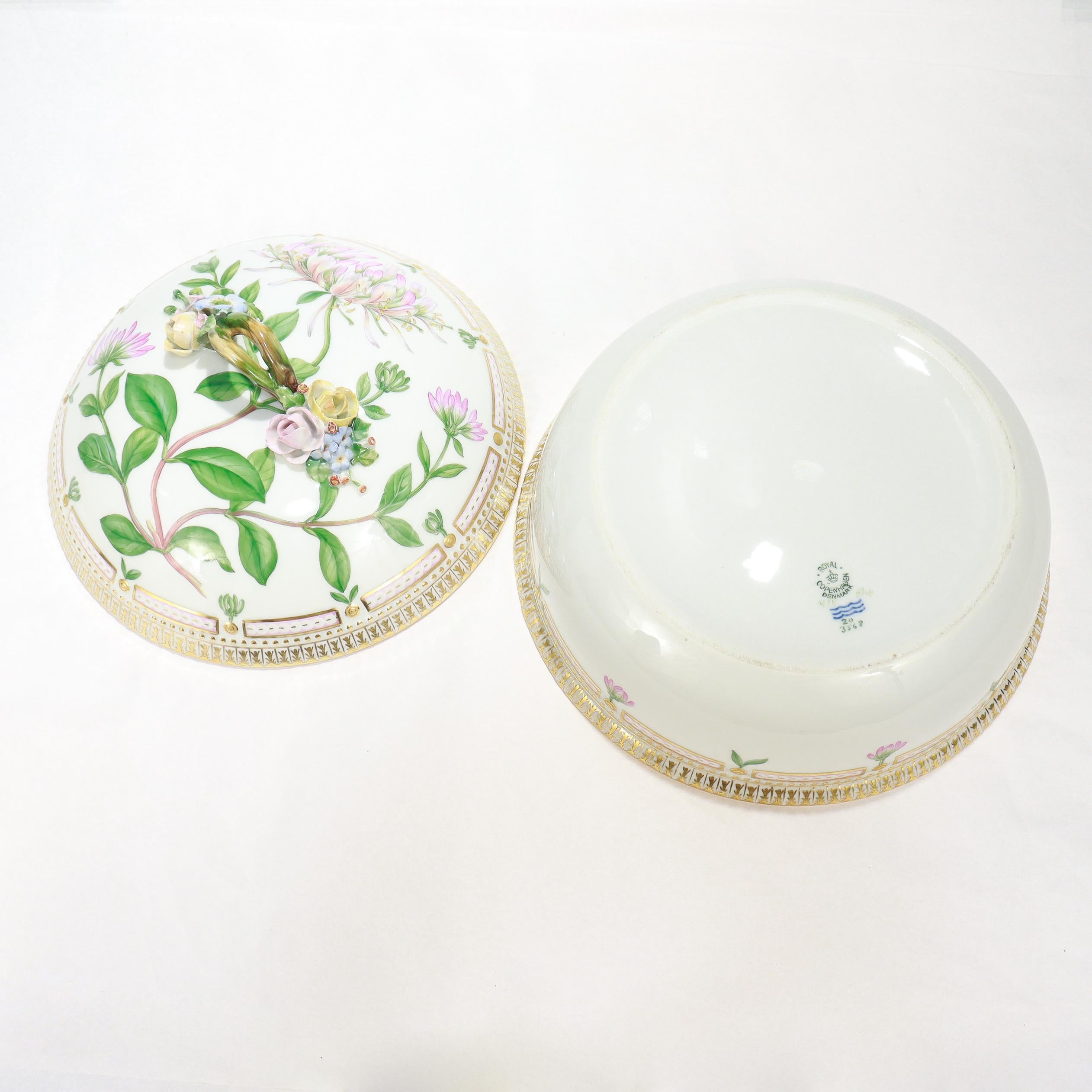 Royal Copenhagen Flora Danica, plat à légumes rond couvert en porcelaine No. 3568 5