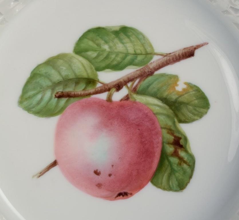 Hand-Painted Royal Copenhagen Flora Danica porcelain fruit bowl, decorated in colors and gold For Sale