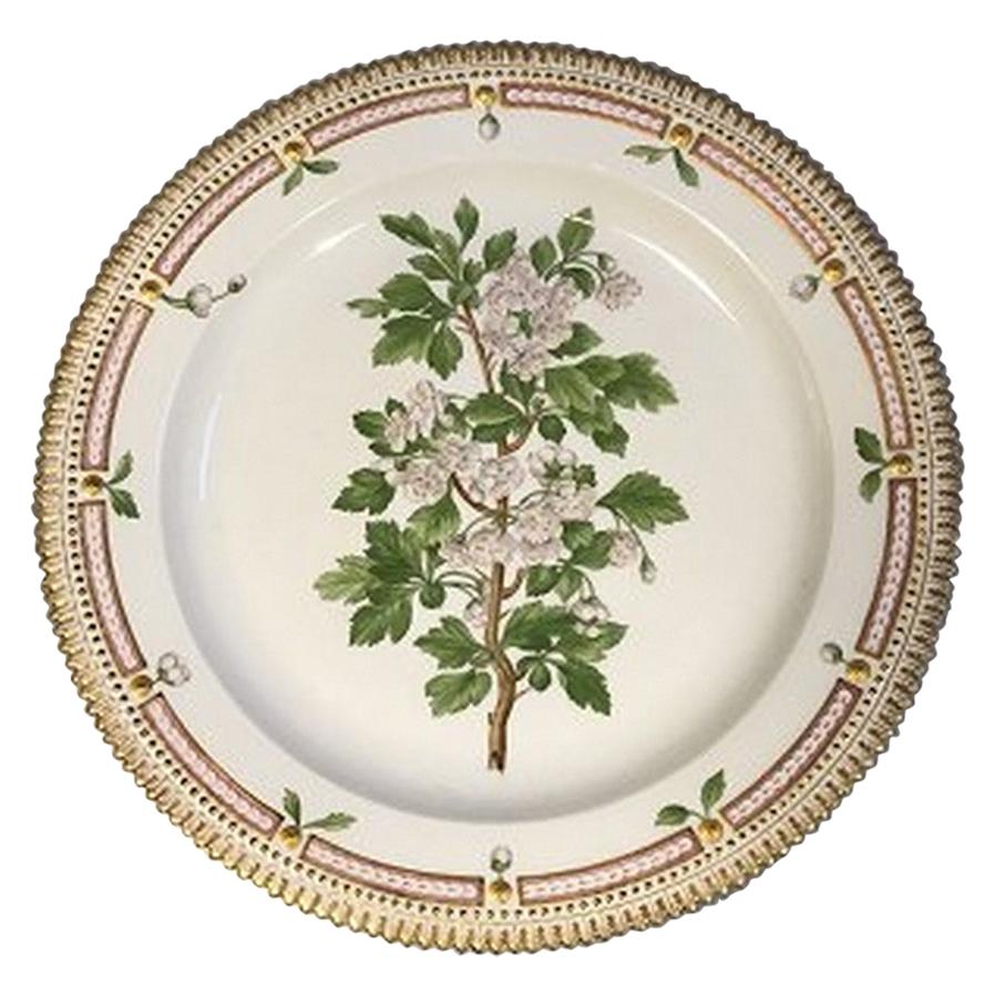 Royal Copenhagen Flora Danica Round Dish No 3524 'Pre 1923' For Sale