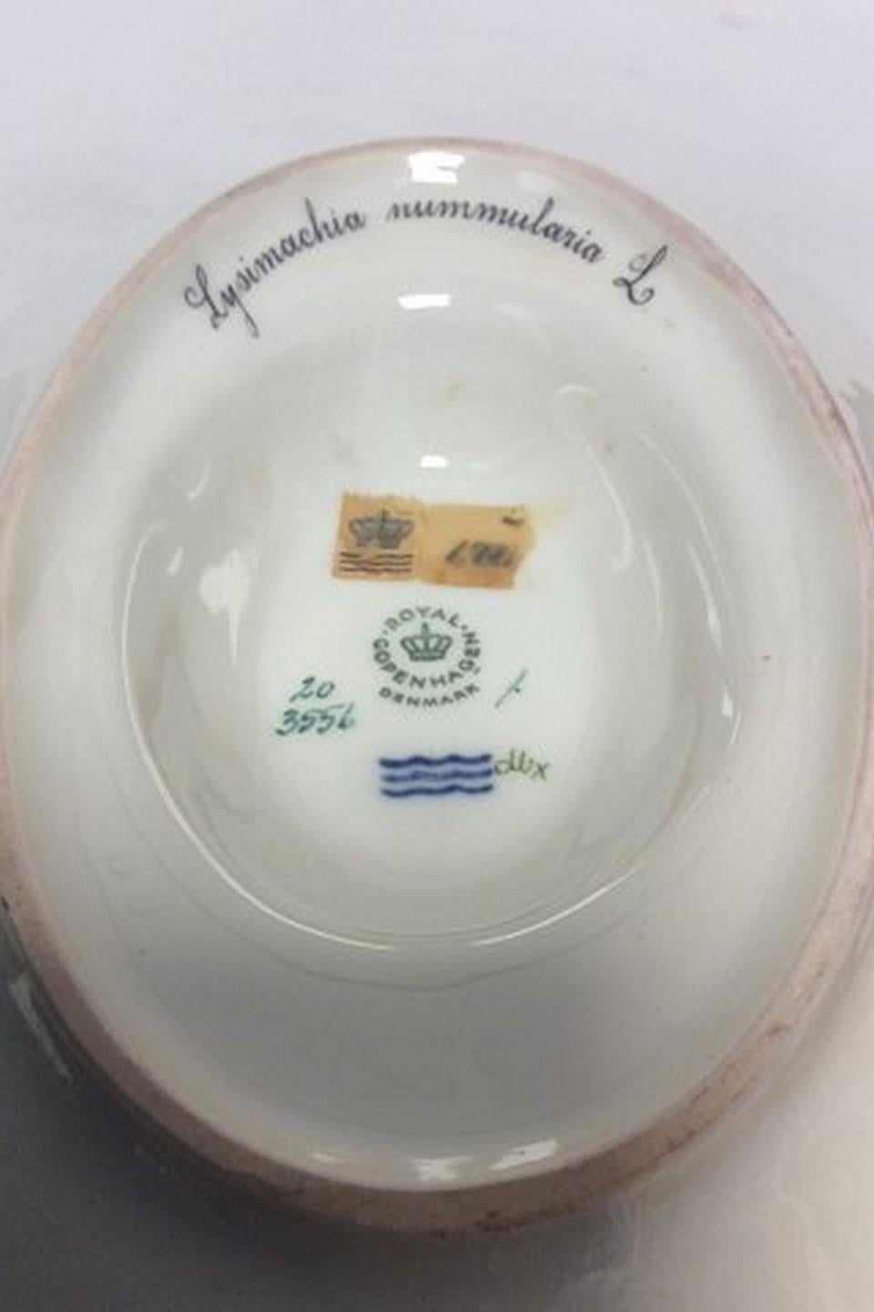 Neoclassical Royal Copenhagen Flora Danica Sauce Boat with Attached Underplate No 20/3556 For Sale