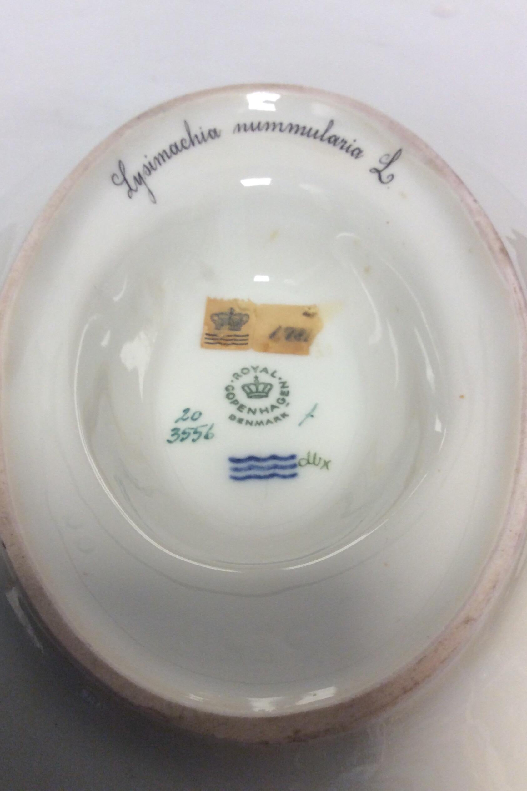 European Royal Copenhagen Flora Danica Sauce Boat with Attached Underplate No 20/3556 For Sale
