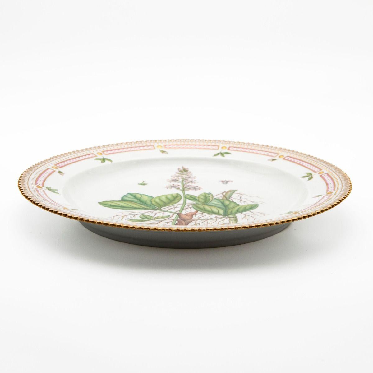 Other Royal Copenhagen Flora Danica Serving Platter with Menyanthes Trifoliata L., No. For Sale