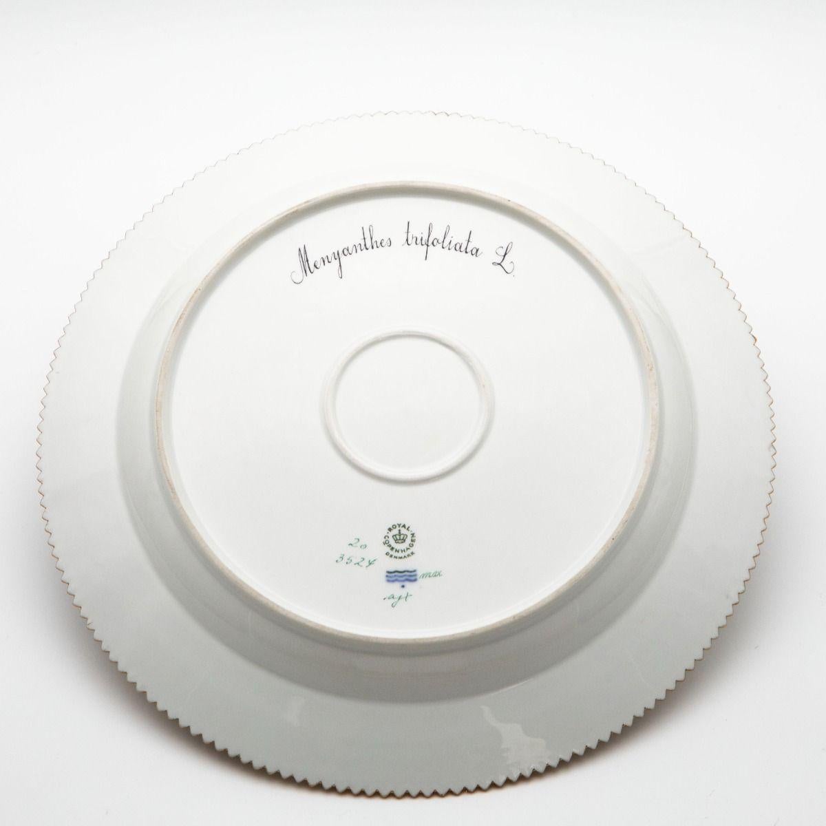 20th Century Royal Copenhagen Flora Danica Serving Platter with Menyanthes Trifoliata L., No. For Sale