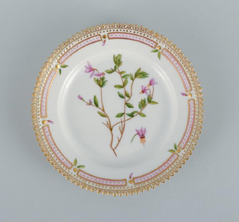 Royal Copenhagen Flora Danica side plate in hand-painted porcelain.
