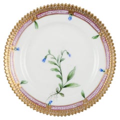 Flora Danica de Royal Copenhagen. Plato auxiliar de porcelana pintada a mano con flores