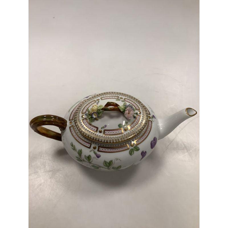 20th Century Royal Copenhagen Flora Danica Tea Pot No. 3631 / 143 For Sale